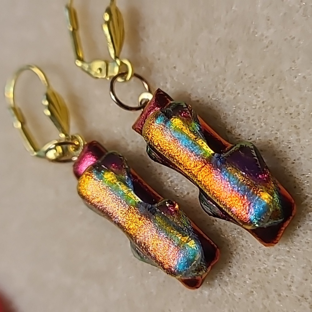 Earrings - Picture 1 of 3